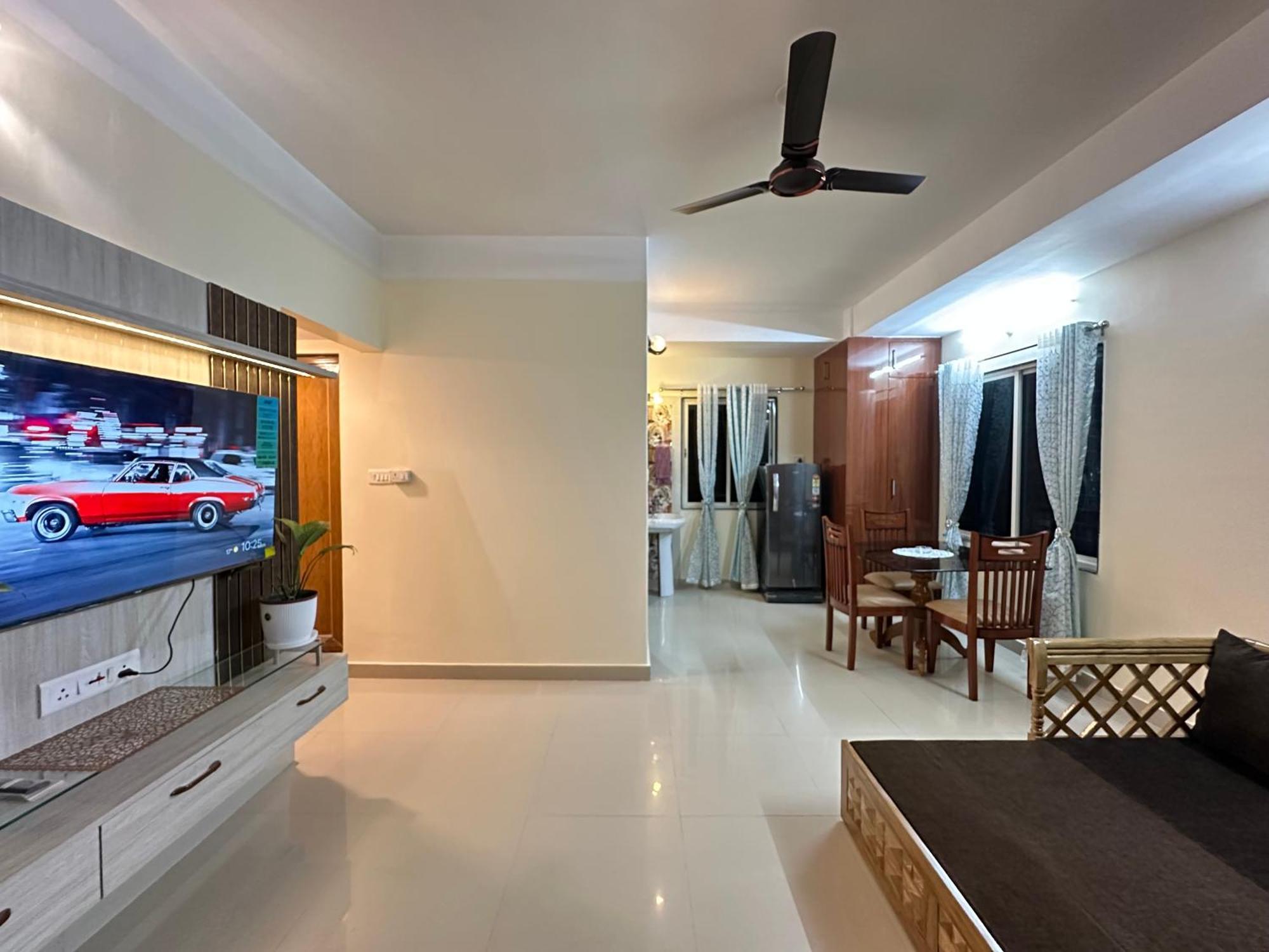 Earthly Luxe Apartment Siliguri Luaran gambar